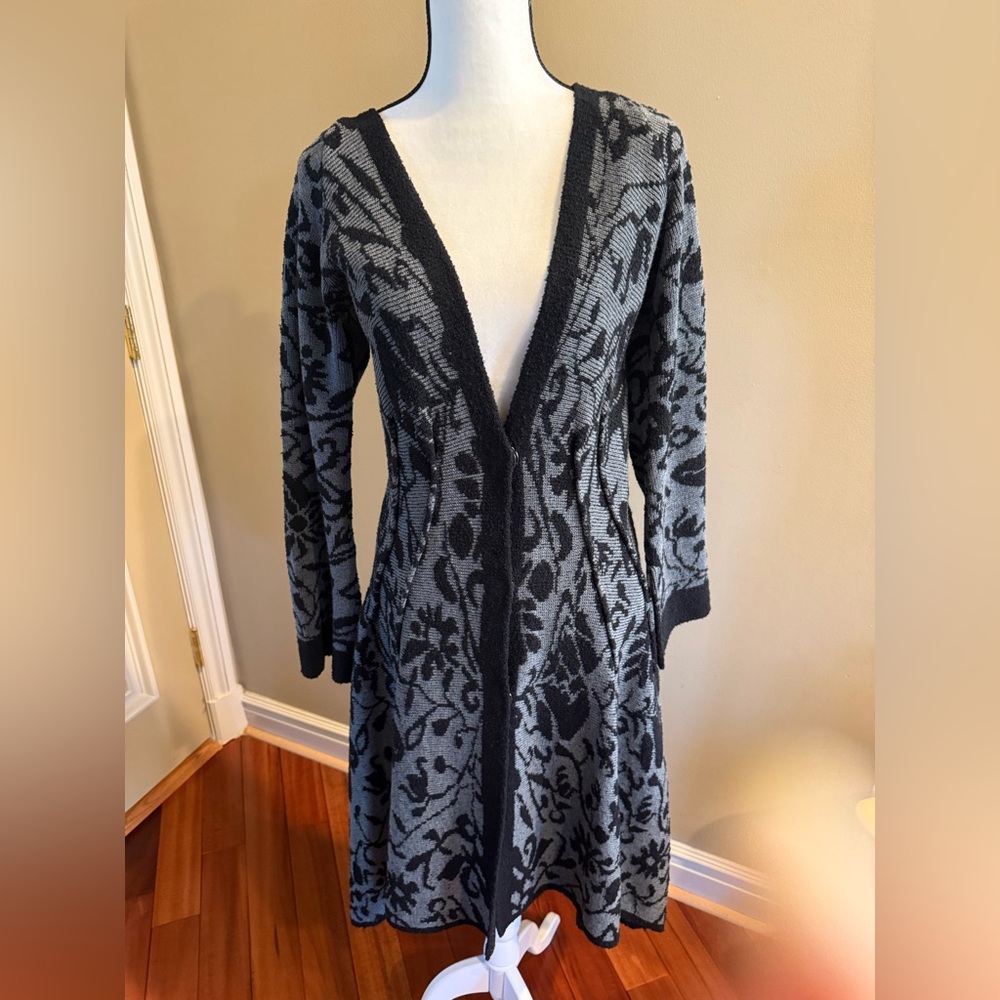 Angel knit sweater in charcoal and black